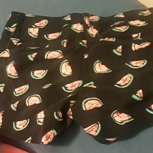 Shorts size 3 watermelon print - Picture 2 of 2